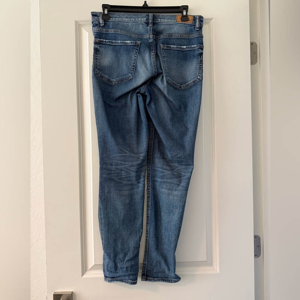 Express Girlfriend High Rise Jeans - Picture 8 of 13